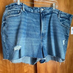 Old Navy NWT size 26 distressed denim jean shorts